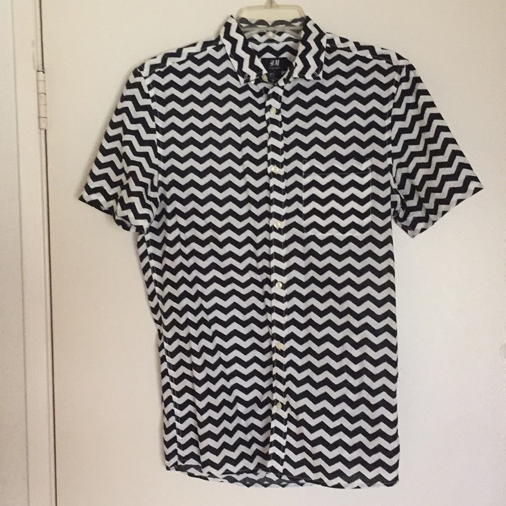 Men’s short-sleeve button down shirt